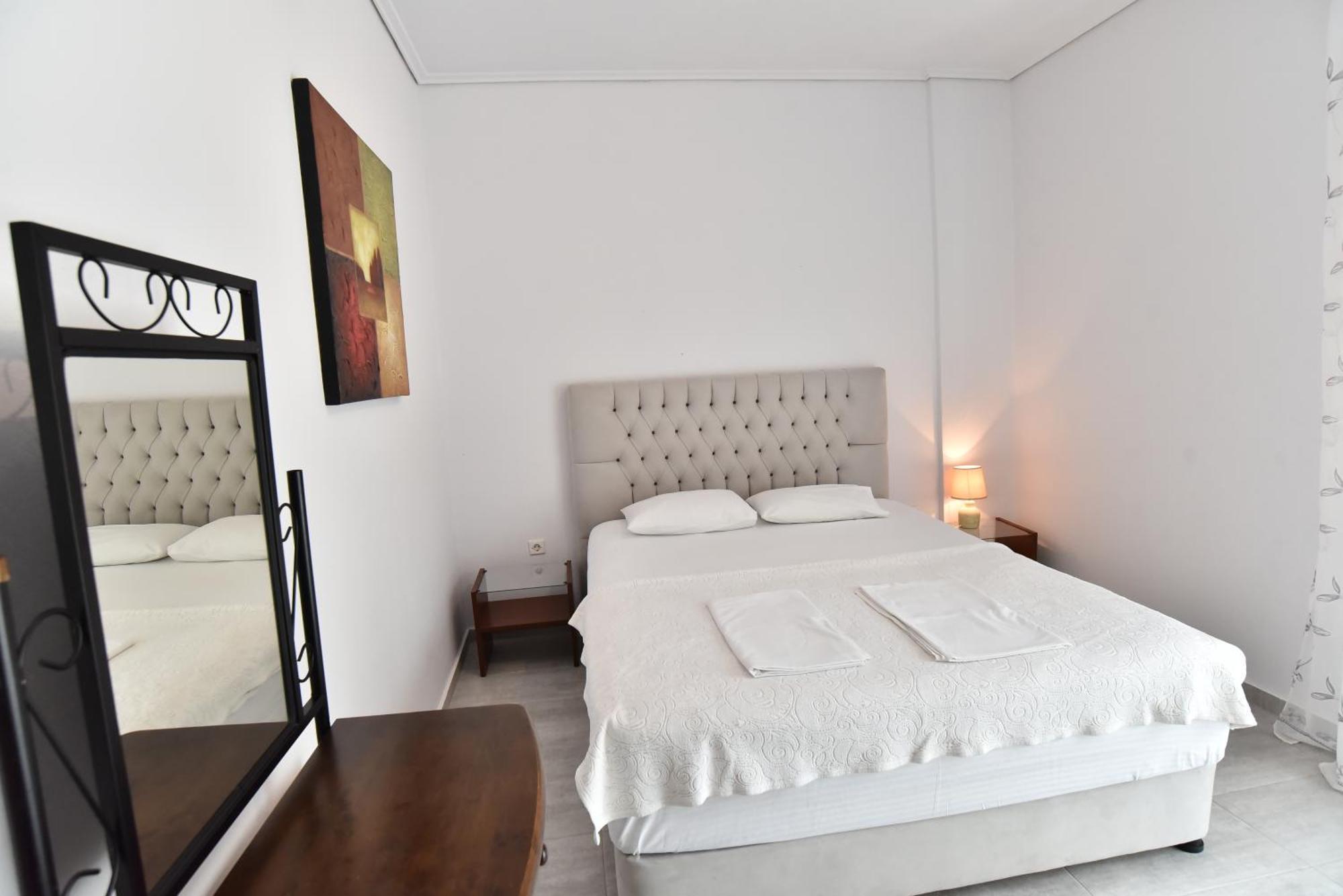 Luca Apartment Palaiontsiflikion