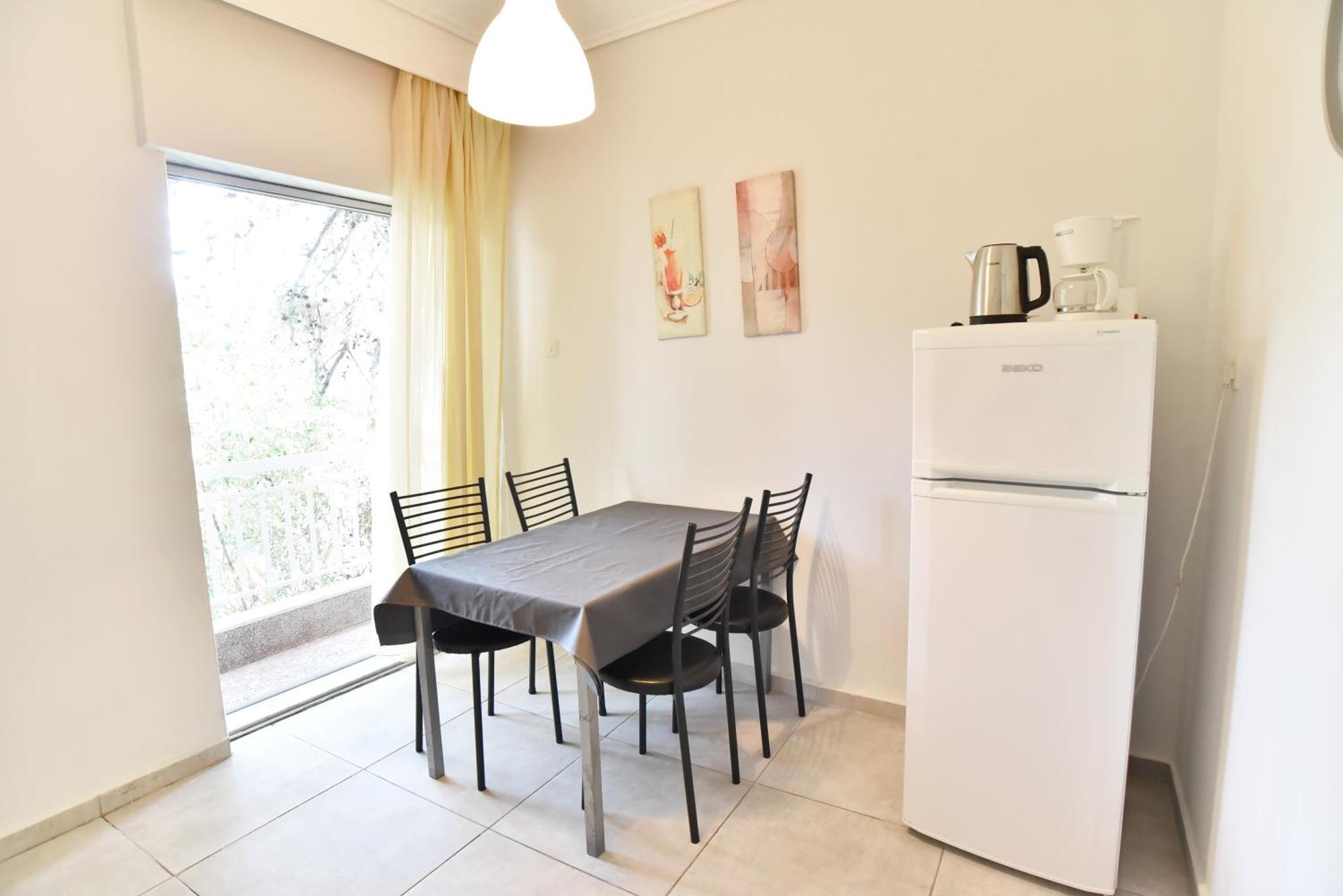 Luca Apartment Palaiontsiflikion